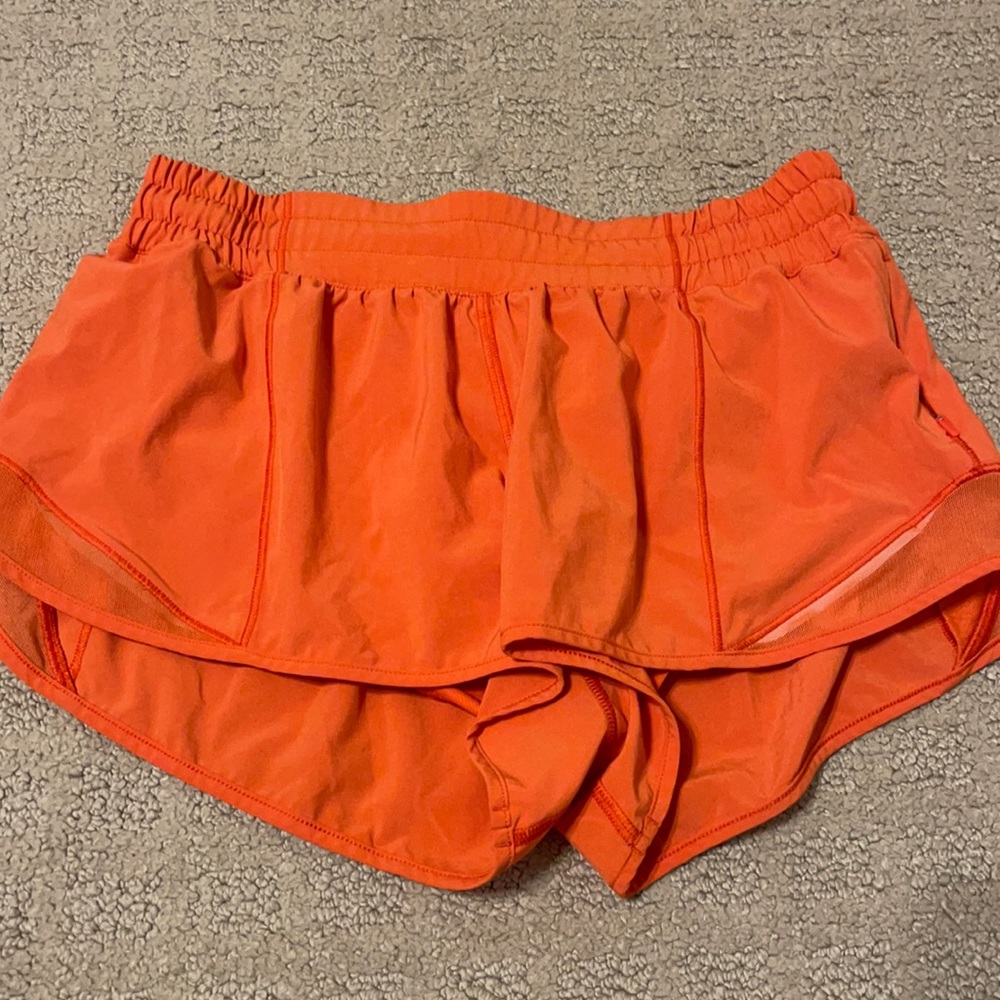 Lululemon Low Rise 2.5” Hotty Hot shorts